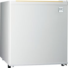 - 17 Cu Ft Compact Refrigerator - White